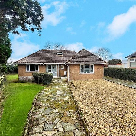 The Lockett Wonderful Large Bungalow Plympton, Plymouth Free Parking By Staystaycations Exterior photo