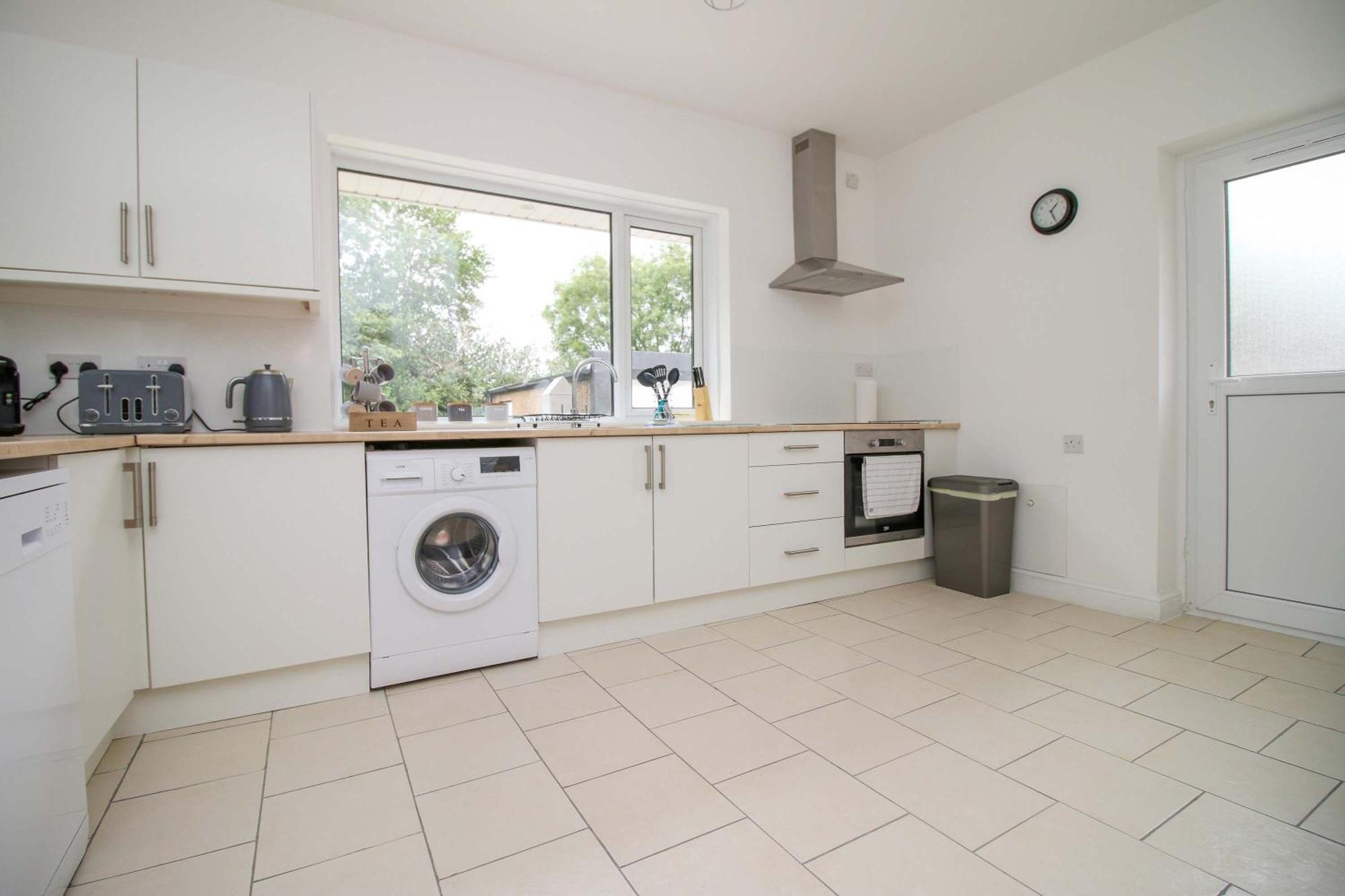 The Lockett Wonderful Large Bungalow Plympton, Plymouth Free Parking By Staystaycations Exterior photo